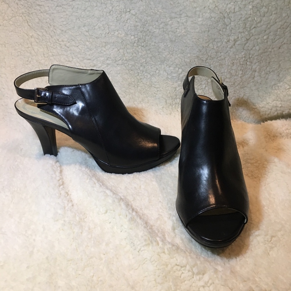 Naturalizer Black Heel Sandals